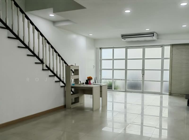 4-BR Townhouse, Bangkok, Bang Na Tai, Bang Na, Bangkok, 4 Bedrooms, 300 sqm, Townhouse For Rent, by Rojjana Jindasri, 500450601 - DDproperty.com