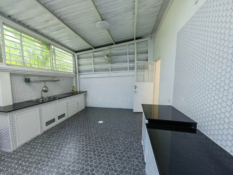 4-BR Townhouse, Bangkok, Bang Na Tai, Bang Na, Bangkok, 4 Bedrooms, 300 sqm, Townhouse For Rent, by Rojjana Jindasri, 500450601 - DDproperty.com