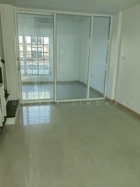 4-BR Townhouse, Bangkok, Bang Na Tai, Bang Na, Bangkok, 4 Bedrooms, 300 sqm, Townhouse For Rent, by Rojjana Jindasri, 500450601 - DDproperty.com