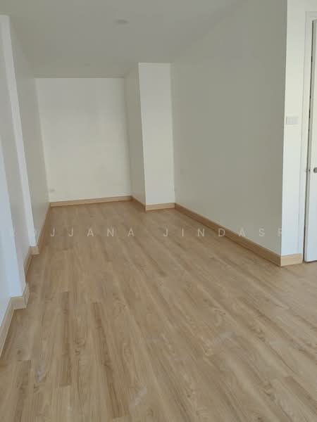 4-BR Townhouse, Bangkok, Bang Na Tai, Bang Na, Bangkok, 4 Bedrooms, 300 sqm, Townhouse For Rent, by Rojjana Jindasri, 500450601 - DDproperty.com