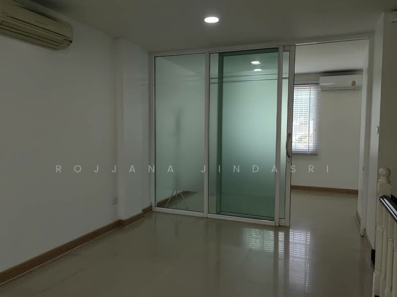 4-BR Townhouse, Bangkok, Bang Na Tai, Bang Na, Bangkok, 4 Bedrooms, 300 sqm, Townhouse For Rent, by Rojjana Jindasri, 500450601 - DDproperty.com
