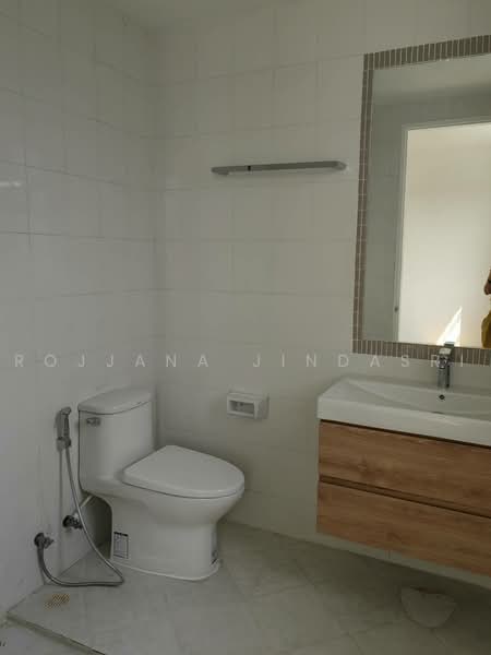 4-BR Townhouse, Bangkok, Bang Na Tai, Bang Na, Bangkok, 4 Bedrooms, 300 sqm, Townhouse For Rent, by Rojjana Jindasri, 500450601 - DDproperty.com