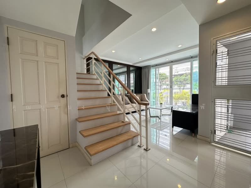 The Estate Srinakarin 1, Bangkok, Soi On Nut 46, Suan Luang, Bangkok, 4 Bedrooms, 186 sqm, Townhouse For Sale, by คุณบุษบง บุญมีเจริญพันธ์, 500450605 - DDproperty.com