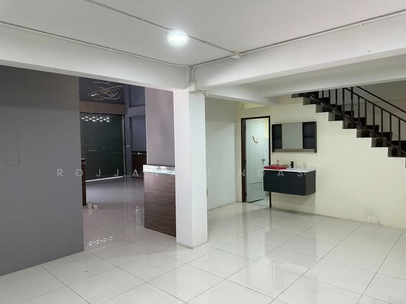 ทาวน์เฮ้าส์ 4-ห้องนอน, กรุงเทพ, บางขุนเทียน, จอมทอง, กรุงเทพ, 160 ตร.ม., ทาวน์เฮ้าส์ ให้เช่า, โดย Rojjana Jindasri, 500450608 - DDproperty.com