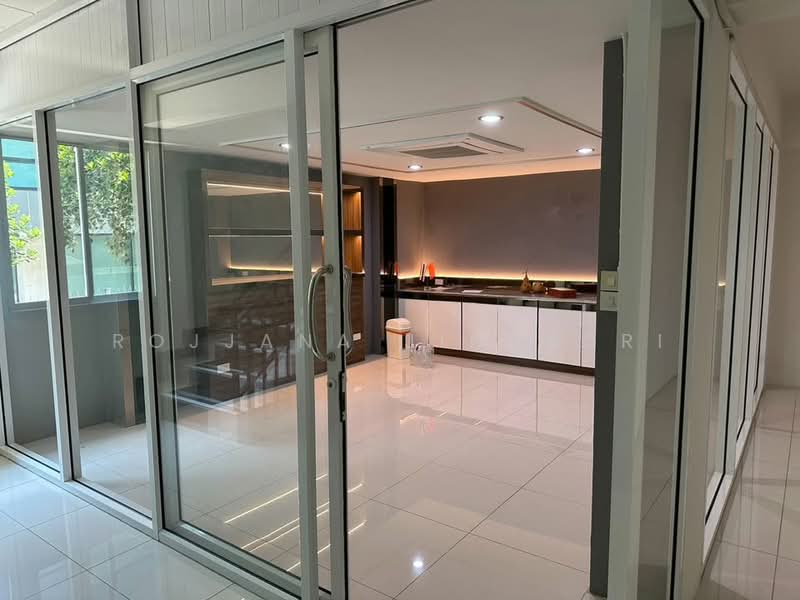 4-BR Townhouse, Bangkok, Bangkhuntien, Chom Thong, Bangkok, 4 Bedrooms, 160 sqm, Townhouse For Rent, by Rojjana Jindasri, 500450608 - DDproperty.com