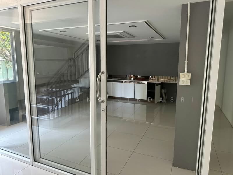 4-BR Townhouse, Bangkok, Bangkhuntien, Chom Thong, Bangkok, 4 Bedrooms, 160 sqm, Townhouse For Rent, by Rojjana Jindasri, 500450608 - DDproperty.com