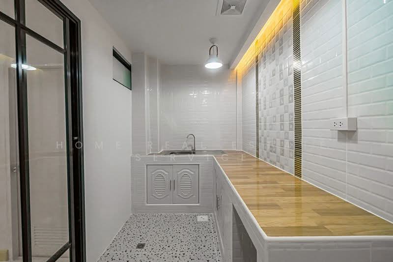 Piyawararom 2, Nonthaburi, Rattanathibet Road, Bang Bua Thong, Nonthaburi, 3 Bedrooms, 120 sqm, Townhouse For Sale, by HOME Real Estate Service, 500450713 - DDproperty.com