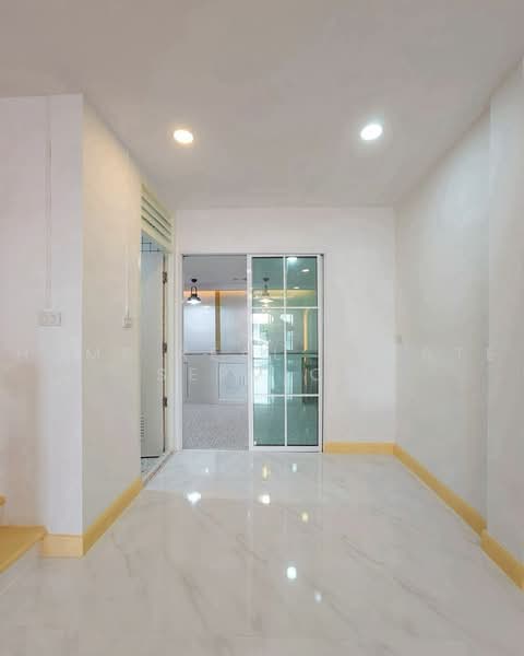 Nanthicha Village 4, Nonthaburi, Sai Noi, Nonthaburi, 3 Bedrooms, 120 sqm, Townhouse For Sale, by HOME Real Estate Service, 500450747 - DDproperty.com