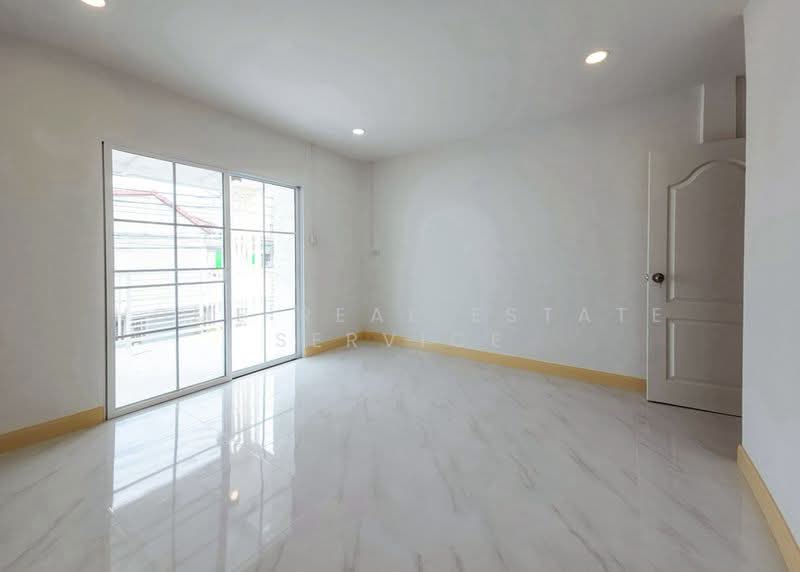 Nanthicha Village 4, Nonthaburi, Sai Noi, Nonthaburi, 3 Bedrooms, 120 sqm, Townhouse For Sale, by HOME Real Estate Service, 500450747 - DDproperty.com