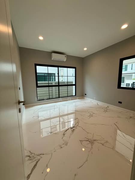 Setthasiri Don Mueang, Bangkok, 289 Soi Choet Wutthakat 9/1, Si Khan, Don Mueang, Bangkok, 4 Bedrooms, 249 sqm, Single Detached House For Rent, by NR agent, 500450777 - DDproperty.com
