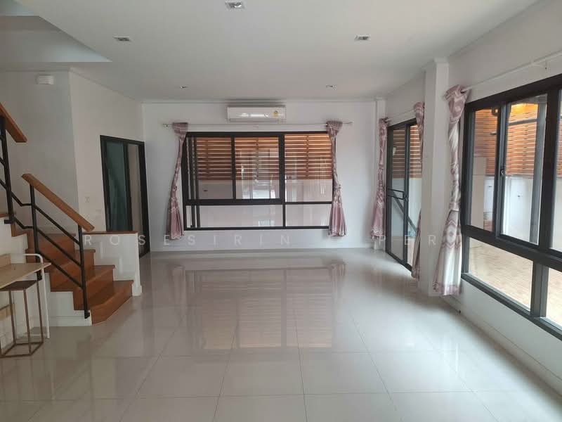Supalai Essence Ladprao, Bangkok, Soi Ladprao 107, Khlong Chan, Bang Kapi, Bangkok, 4 Bedrooms, 243 sqm, Single Detached House For Rent, by Rosesirin Expert, 500450853 - DDproperty.com