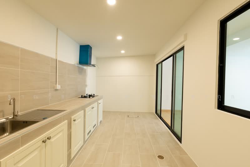 The Connect Suanluang-Onnut, Bangkok, Soi 67, Chalerm Phrakiat Rama 9 Road, Prawet, Bangkok, 3 Bedrooms, 1 sqm, Townhouse For Sale, by Tharnavee Tharnasetthadakul, 500450862 - DDproperty.com