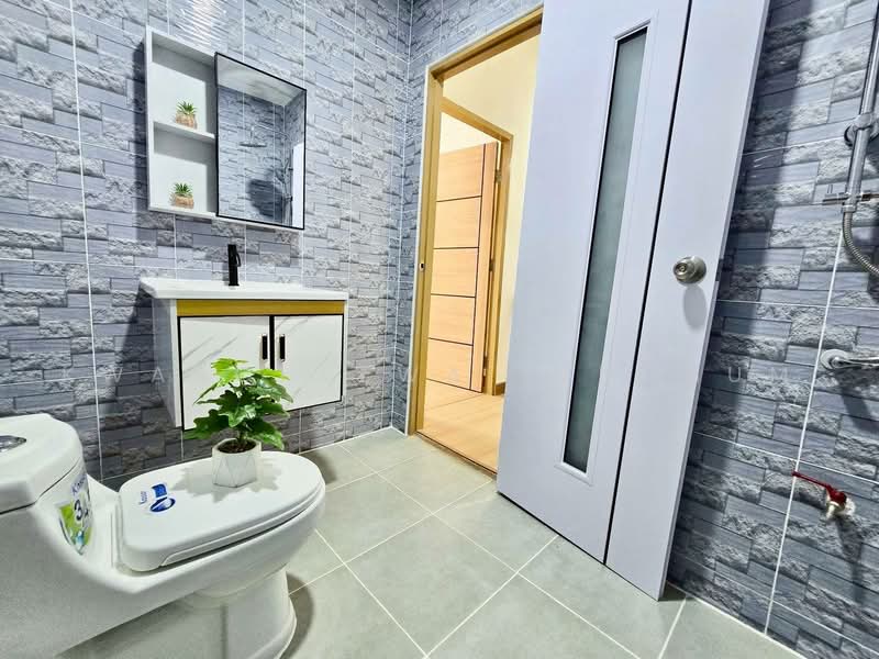 Baan Muang Pracha Hathairat 37, Bangkok, Hathairat Road, Sam Wa Tawan Tok, Khlong Sam Wa, Bangkok, 2 Bedrooms, 75 sqm, Townhouse For Sale, by Kwancheewa Yenchum, 500450911 - DDproperty.com