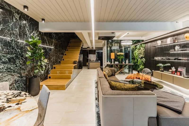 Luxury Townhome | ทองหล่อ 25, Bangkok, Khlong Tan Nua, Watthana, Bangkok, 3 Bedrooms, 300 sqm, Townhouse For Sale, by Jakkrit Nilchoo, 500450958 - DDproperty.com