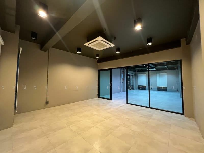 โฮมออฟฟิศ 5 ชั้น ทำเล ลาดพร้าว 71 (นาคนิวาส 7), Bangkok, Lat Phrao, Bangkok, , 782 sqm, Office Space For Sale, by ชลธิชา ปรางค์ประทานพร, 500451169 - DDproperty.com
