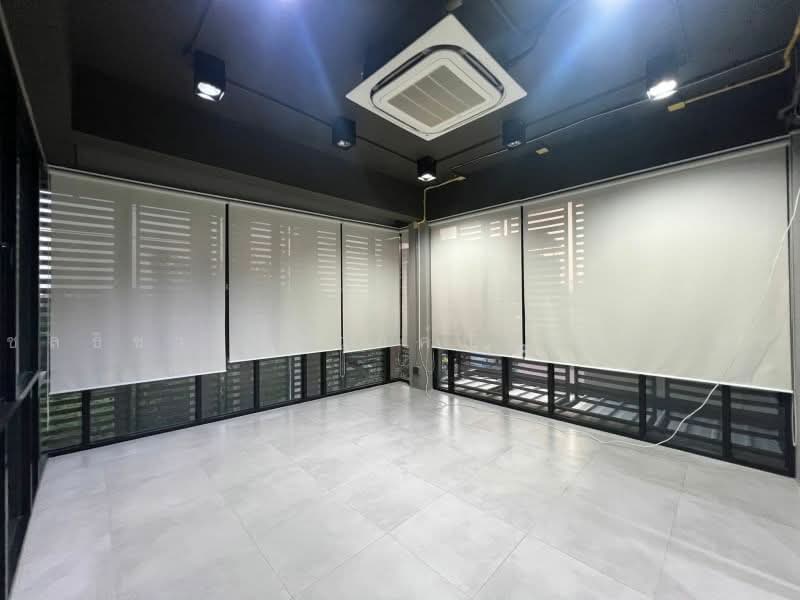 โฮมออฟฟิศ 5 ชั้น ทำเล ลาดพร้าว 71 (นาคนิวาส 7), Bangkok, Lat Phrao, Bangkok, , 782 sqm, Office Space For Sale, by ชลธิชา ปรางค์ประทานพร, 500451169 - DDproperty.com