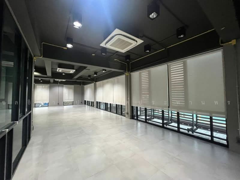 โฮมออฟฟิศ 5 ชั้น ทำเล ลาดพร้าว 71 (นาคนิวาส 7), Bangkok, Lat Phrao, Bangkok, , 782 sqm, Office Space For Sale, by ชลธิชา ปรางค์ประทานพร, 500451169 - DDproperty.com