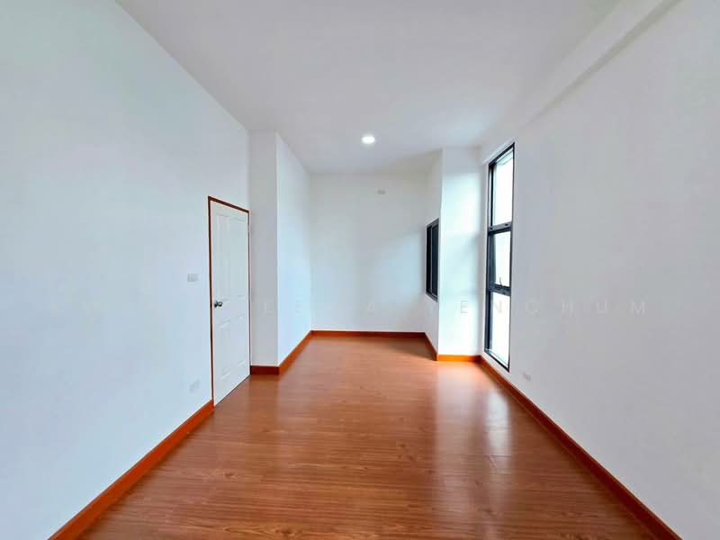 หมู่บ้านไอดีไซน์ วงแหวนรามอินทรา, Bangkok, เลียบคลองสอง, Sam Wa Tawan Tok, Khlong Sam Wa, Bangkok, 4 Bedrooms, 100 sqm, Townhouse For Sale, by Kwancheewa Yenchum, 500451191 - DDproperty.com