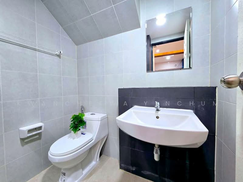 หมู่บ้านไอดีไซน์ วงแหวนรามอินทรา, Bangkok, เลียบคลองสอง, Sam Wa Tawan Tok, Khlong Sam Wa, Bangkok, 4 Bedrooms, 100 sqm, Townhouse For Sale, by Kwancheewa Yenchum, 500451191 - DDproperty.com