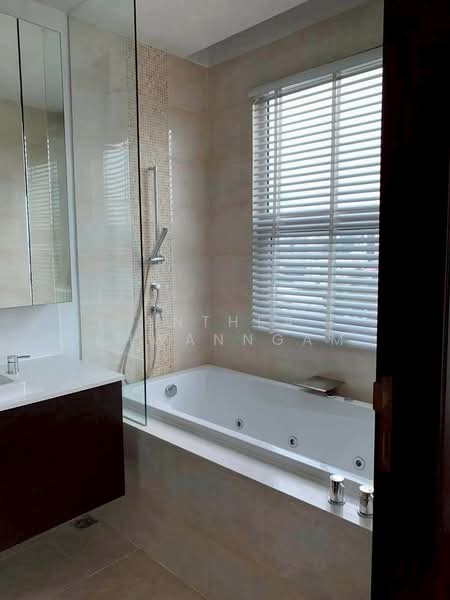 The Lofts Yennakart, Bangkok, 366 ์Soi Nang Linchi Yenakat Road, Chong Nonsi, Yan Nawa, Bangkok, 2 Bedrooms, 93 sqm, Condo For Sale, by Anthea Khwanngam, 500451305 - DDproperty.com