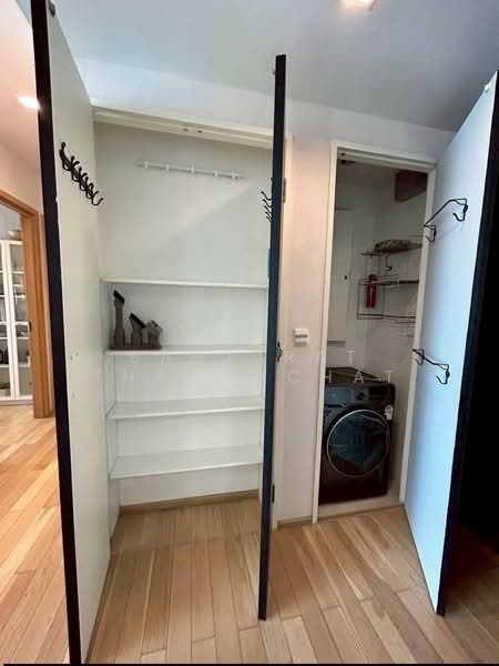 Siri At Sukhumvit, Bangkok, 902 Sukhumvit Road, Phra Kanong, Khlong Toei, Bangkok, 2 Bedrooms, 70 sqm, Condo For Rent, by Banjarat Thanomchat, 500451333 - DDproperty.com