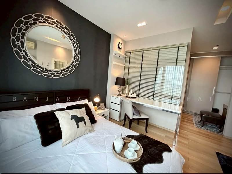Siri At Sukhumvit, Bangkok, 902 Sukhumvit Road, Phra Kanong, Khlong Toei, Bangkok, 2 Bedrooms, 70 sqm, Condo For Rent, by Banjarat Thanomchat, 500451333 - DDproperty.com