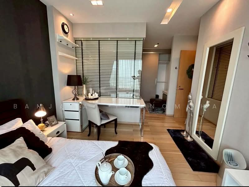 Siri At Sukhumvit, Bangkok, 902 Sukhumvit Road, Phra Kanong, Khlong Toei, Bangkok, 2 Bedrooms, 70 sqm, Condo For Rent, by Banjarat Thanomchat, 500451333 - DDproperty.com