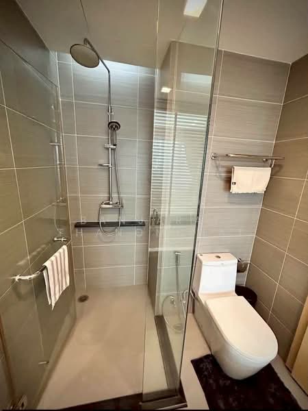 Siri At Sukhumvit, Bangkok, 902 Sukhumvit Road, Phra Kanong, Khlong Toei, Bangkok, 2 Bedrooms, 70 sqm, Condo For Rent, by Banjarat Thanomchat, 500451333 - DDproperty.com