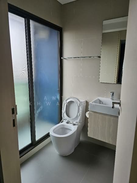 Lumpini Suite Phetchaburi-Makkasan, Bangkok, 1515 Phetchaburi Rd, Makkasan, Ratchathewi, Bangkok, 2 Bedrooms, 62 sqm, Condo For Sale, by Anthea Khwanngam, 500451355 - DDproperty.com