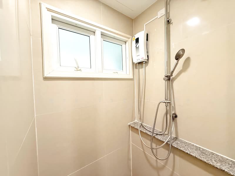 Happy Condo Ratchada 18, Bangkok, Mu Ban Yu Charoen 29 Alley, Samsen Nok, Huai Khwang, Bangkok, 2 Bedrooms, 80 sqm, Condo For Sale, by วิฑูรย์ รีวราบัณฑิต, 500451360 - DDproperty.com