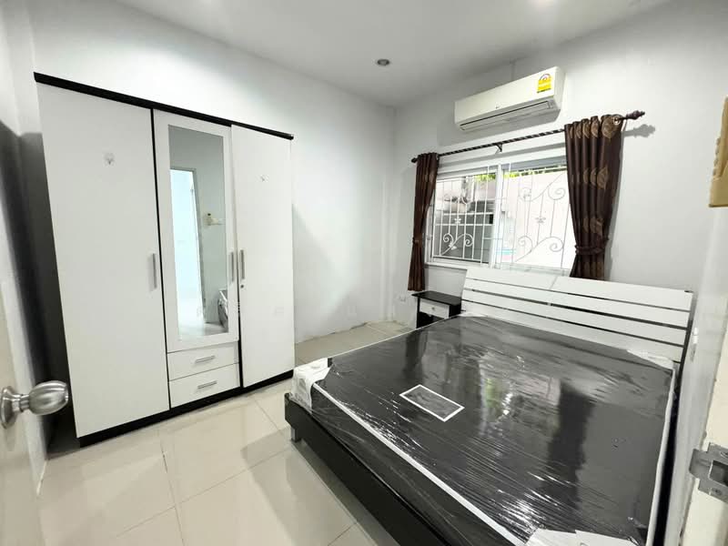 ให้เช่าทาวน์โฮม ม.เซนสิริทาวน์ แหลมฉบัง ศรีราชา, Chon Buri (Pattaya), Thung Suk La, Si Racha, Chon Buri (Pattaya), 2 Bedrooms, 80 sqm, Townhouse For Rent, by Dusit Saengfa, 500451402 - DDproperty.com