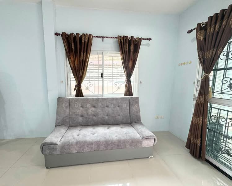 ให้เช่าทาวน์โฮม ม.เซนสิริทาวน์ แหลมฉบัง ศรีราชา, Chon Buri (Pattaya), Thung Suk La, Si Racha, Chon Buri (Pattaya), 2 Bedrooms, 80 sqm, Townhouse For Rent, by Dusit Saengfa, 500451402 - DDproperty.com