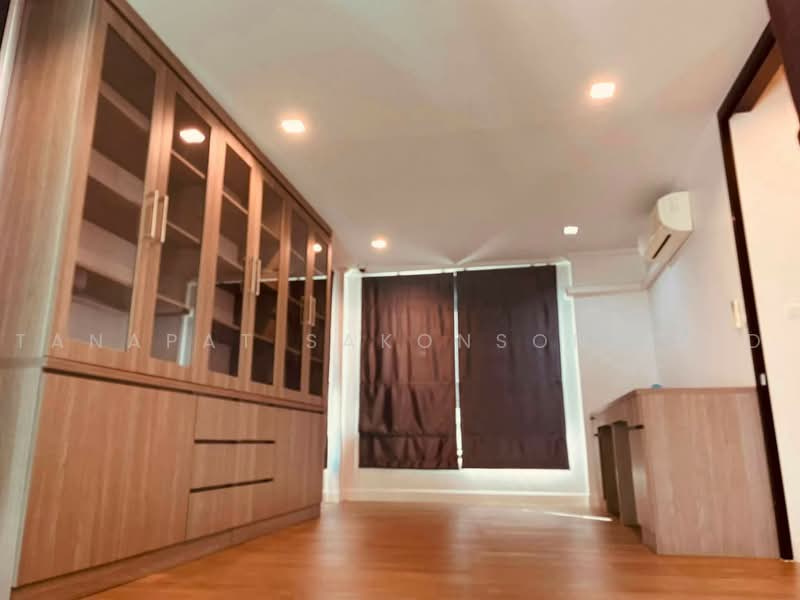 undefined, Bangkok, Khlong Chan, Bang Kapi, Bangkok, 4 Bedrooms, 243 sqm, Semi-Detached House (Twin House) For Sale, by Tanapat Sakonsontised, 500451508 - DDproperty.com