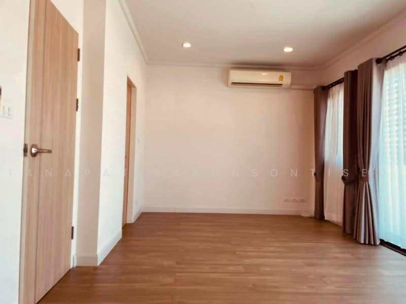 undefined, Bangkok, Khlong Chan, Bang Kapi, Bangkok, 4 Bedrooms, 243 sqm, Semi-Detached House (Twin House) For Sale, by Tanapat Sakonsontised, 500451508 - DDproperty.com