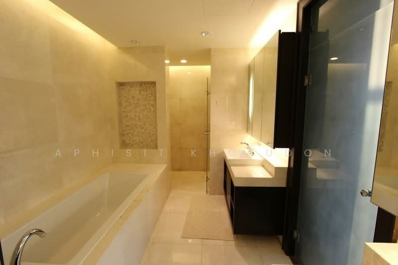 Oriental Residence, Bangkok, 110 Witthayu Road, Lumphini, Pathum Wan, Bangkok, 2 Bedrooms, 114 sqm, Apartment For Sale, by Aphisit Khotudon, 500451586 - DDproperty.com