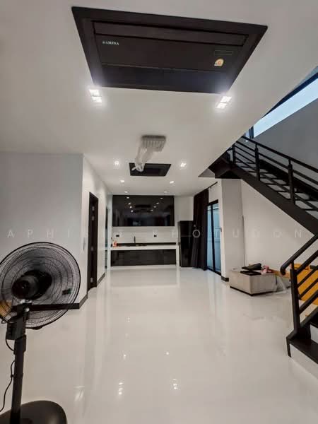undefined, Bangkok, Phlapphla, Wang Thonglang, Bangkok, 5 Bedrooms, 310 sqm, Townhouse For Sale, by Aphisit Khotudon, 500451686 - DDproperty.com