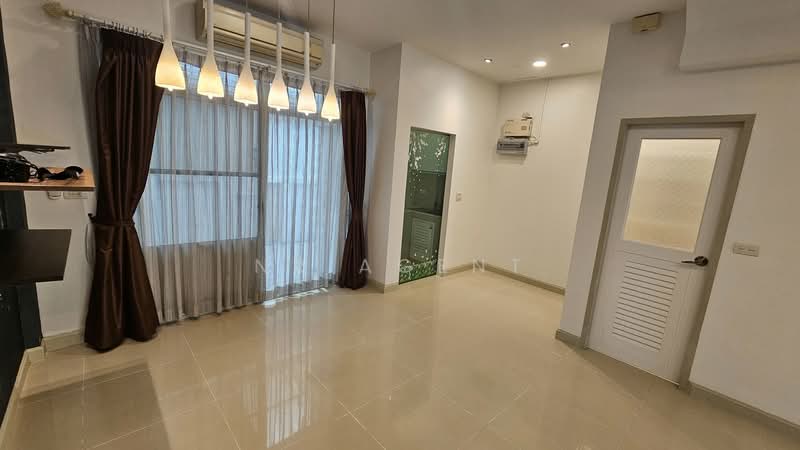 Baan Klang Muang Sukhumvit 113 : บ้านกลางเมือง สุขุมวิท 113, สมุทรปราการ, ซอย ด่านสำโรง 32, สำโรงเหนือ, เมืองสมุทรปราการ, สมุทรปราการ, 206 ตร.ม., ทาวน์เฮ้าส์ ขาย, โดย NR AGENT, 500451817 - DDproperty.com