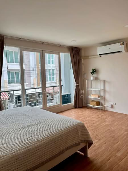 Baan Klang Muang S-Sense Rama 9-Ladprao, Bangkok, Soi Ladprao 84, Ladprao Road, Wang Thonglang, Bangkok, 3 Bedrooms, 180 sqm, Townhouse For Rent, by Charinthip Phungalong, 500451871 - DDproperty.com