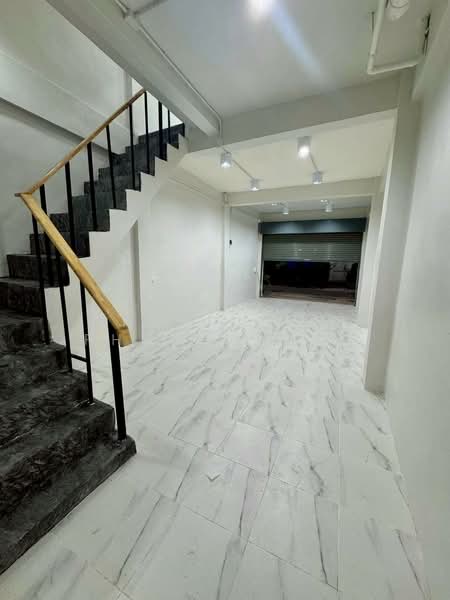 Four-story townhouses with rooftop access, 4-6 bedrooms, located on Soi Sathorn 11, near BTS, Bangkok, Yan Nawa, Sathon, Bangkok, , 180 sqm, Shophouse For Rent, by Charinthip Phungalong, 500451879 - DDproperty.com