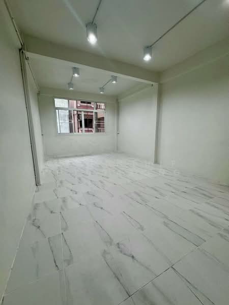 Four-story townhouses with rooftop access, 4-6 bedrooms, located on Soi Sathorn 11, near BTS, Bangkok, Yan Nawa, Sathon, Bangkok, , 180 sqm, Shophouse For Rent, by Charinthip Phungalong, 500451879 - DDproperty.com