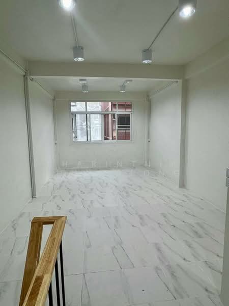 Four-story townhouses with rooftop access, 4-6 bedrooms, located on Soi Sathorn 11, near BTS, Bangkok, Yan Nawa, Sathon, Bangkok, , 180 sqm, Shophouse For Rent, by Charinthip Phungalong, 500451879 - DDproperty.com
