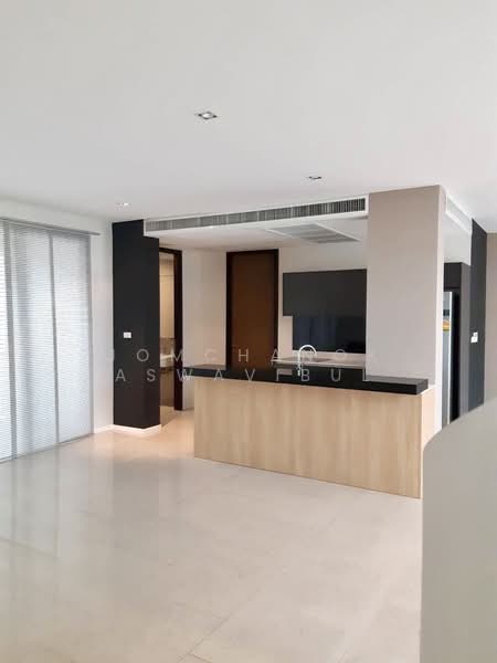 Baan Lux Sathon, Bangkok, Soi Meksawat, Chong Nonsi, Yan Nawa, Bangkok, 3 Bedrooms, 377 sqm, Condo For Rent, by Jomchanok Aswavibul, 500452124 - DDproperty.com