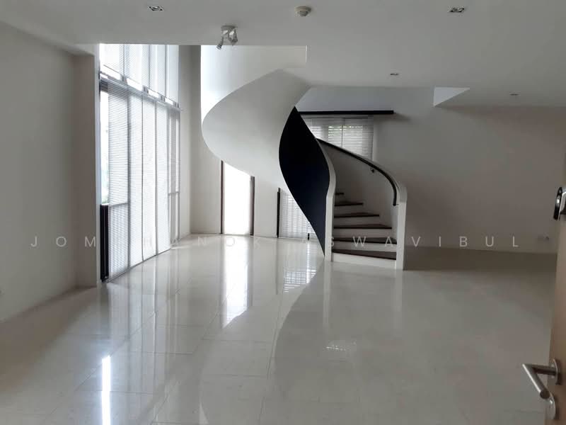 Baan Lux Sathon, Bangkok, Soi Meksawat, Chong Nonsi, Yan Nawa, Bangkok, 3 Bedrooms, 377 sqm, Condo For Rent, by Jomchanok Aswavibul, 500452124 - DDproperty.com