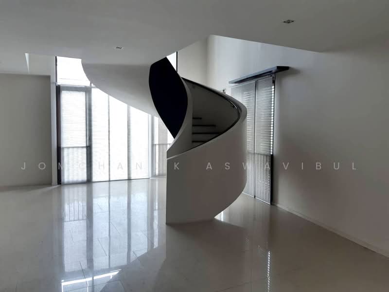 Baan Lux Sathon, Bangkok, Soi Meksawat, Chong Nonsi, Yan Nawa, Bangkok, 3 Bedrooms, 377 sqm, Condo For Rent, by Jomchanok Aswavibul, 500452124 - DDproperty.com