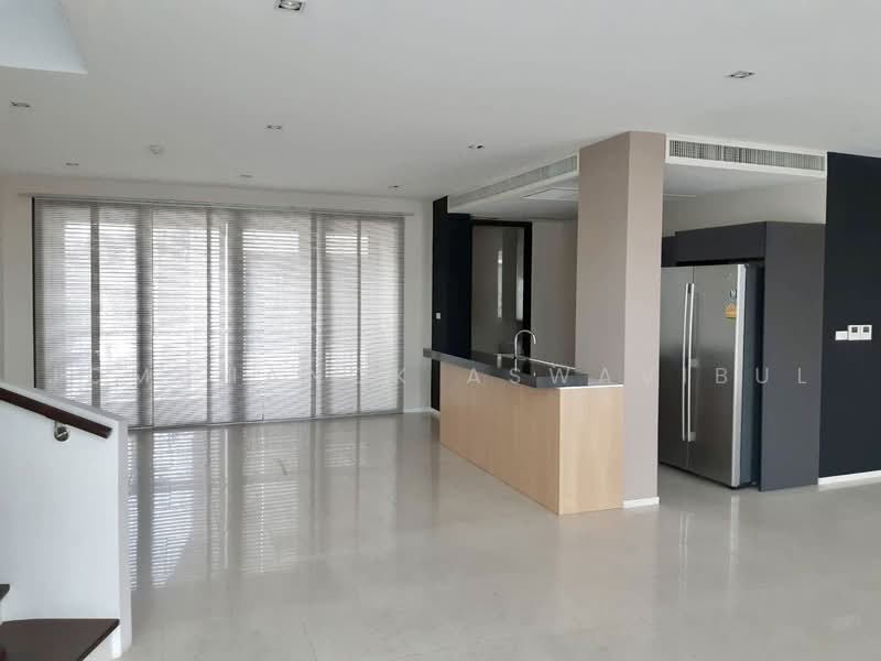 Baan Lux Sathon, Bangkok, Soi Meksawat, Chong Nonsi, Yan Nawa, Bangkok, 3 Bedrooms, 377 sqm, Condo For Rent, by Jomchanok Aswavibul, 500452124 - DDproperty.com