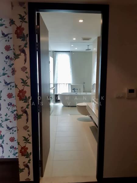 Baan Lux Sathon, Bangkok, Soi Meksawat, Chong Nonsi, Yan Nawa, Bangkok, 3 Bedrooms, 377 sqm, Condo For Rent, by Jomchanok Aswavibul, 500452124 - DDproperty.com