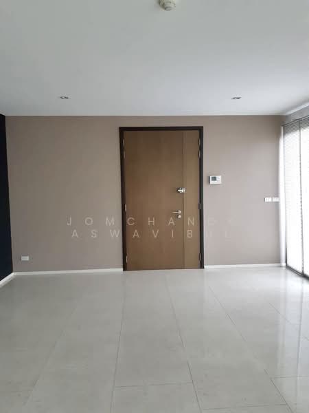 Baan Lux Sathon, Bangkok, Soi Meksawat, Chong Nonsi, Yan Nawa, Bangkok, 3 Bedrooms, 377 sqm, Condo For Rent, by Jomchanok Aswavibul, 500452124 - DDproperty.com