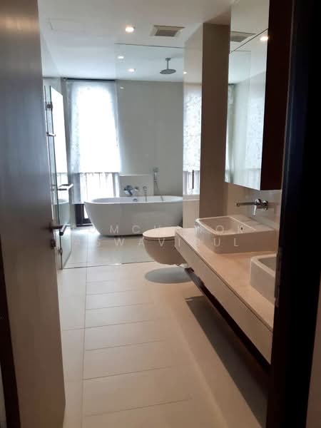 Baan Lux Sathon, Bangkok, Soi Meksawat, Chong Nonsi, Yan Nawa, Bangkok, 3 Bedrooms, 377 sqm, Condo For Rent, by Jomchanok Aswavibul, 500452124 - DDproperty.com