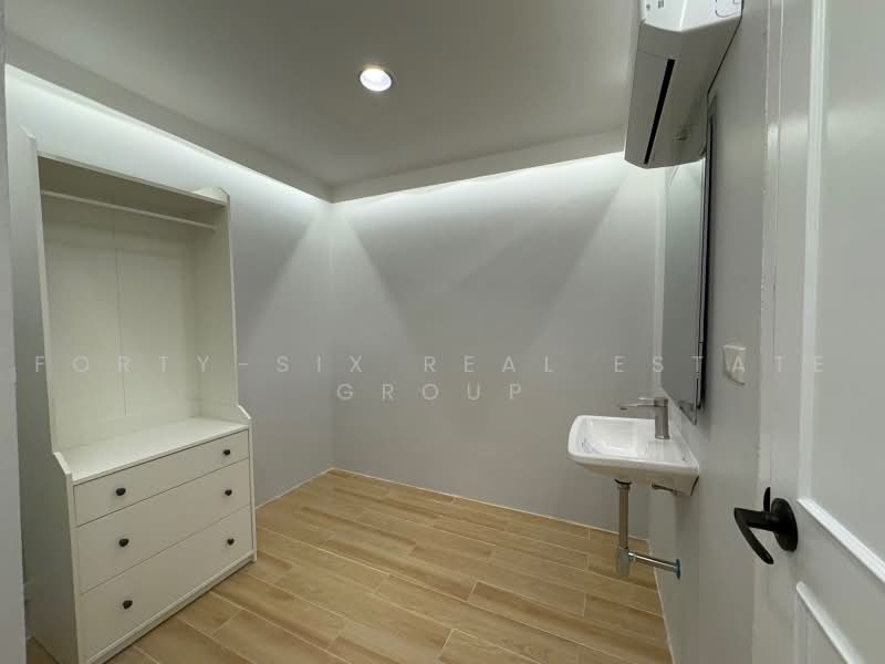 Tongtip Mansion, Bangkok, Soi Sukhumvit 47, Khlong Tan Nua, Watthana, Bangkok, 3 Bedrooms, 250 sqm, Condo For Rent, by Forty-Six Real Estate Group, 500452252 - DDproperty.com