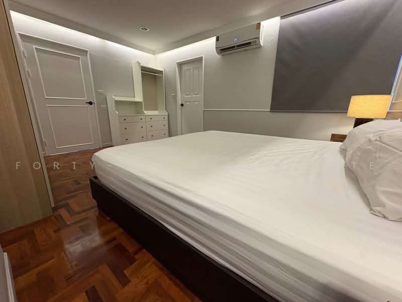 Tongtip Mansion, Bangkok, Soi Sukhumvit 47, Khlong Tan Nua, Watthana, Bangkok, 3 Bedrooms, 250 sqm, Condo For Rent, by Forty-Six Real Estate Group, 500452252 - DDproperty.com